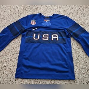 Team USA Men's Large Nike Hockey Jersey